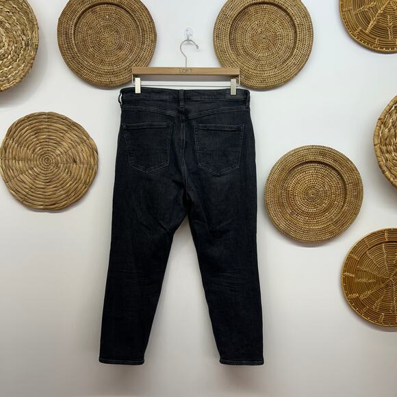 AE American Eagle Black High Waist High Rise Denim Mom Jean 10 EXTRA SHORT - Picture 2 of 5